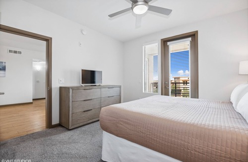 Desert Ridge Apartment | PURE SUITES DESERT RIDGE 2 BED POOL GYM WALK SHOPS/DINING