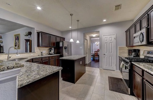 Missouri City House | PureLife Master-suite/Your Home Away From Home!