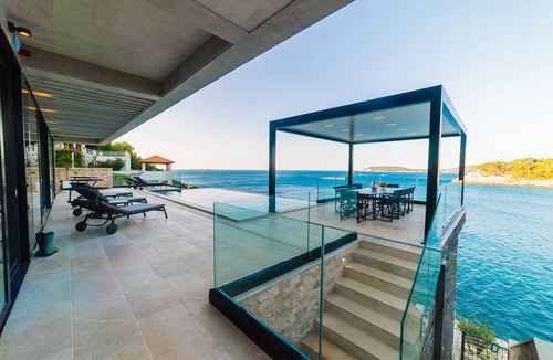 Zaton House | PureLuxuryExclusiveVillaStateOfTheArtVillaExcellentLocationPrivateBeach