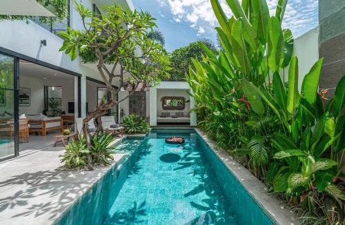 Berawa Villa | Puri Senang - Modern 4BR Pool Villa , Central Berawa , 6 min to Beach & Finns