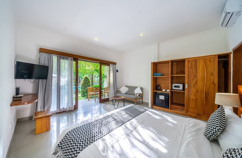 Batubelig Hotel | Puri Uma Ratu - Deluxe Room 03A