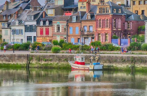 Moyenneville House | Purple House