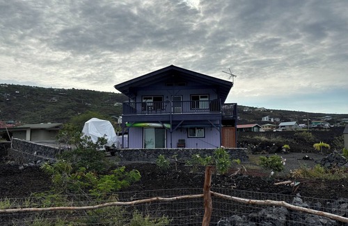 Captain Cook House | Purple House in Paradise