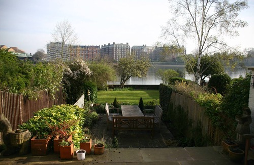 Thamesfield Apartment | Putney, Bright 1 bedroom flat on the river.