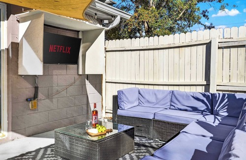 Sun Bay South House | Putting Green Oasis: BBQ, Cornhole, Heated Pool