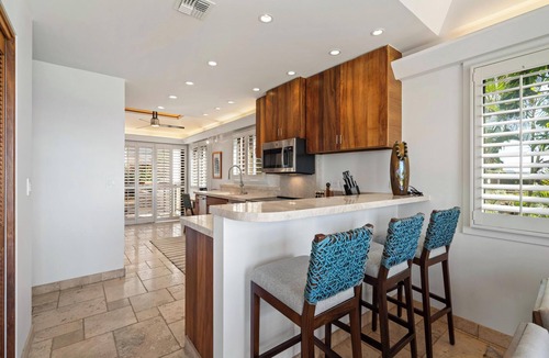 Historic Lahaina Front Street Condo | Puunoa Beach Estates 101