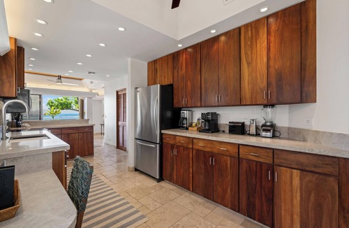 Historic Lahaina Front Street Condo | Puunoa Beach Estates 101