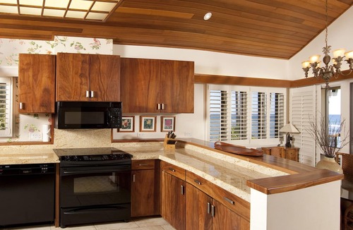 Historic Lahaina Front Street Condo | Puunoa - CoralTree Residence Collection