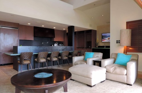 Historic Lahaina Front Street Condo | Puunoa - CoralTree Residence Collection