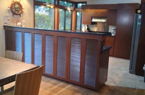 Port Gamble House | Puzzle Point Lodge: Waterfront Haven in Poulsbo