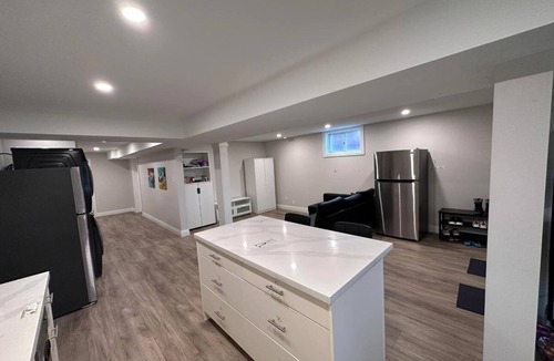 Rosemount House | Pvt bedroom & En-suite bathroom