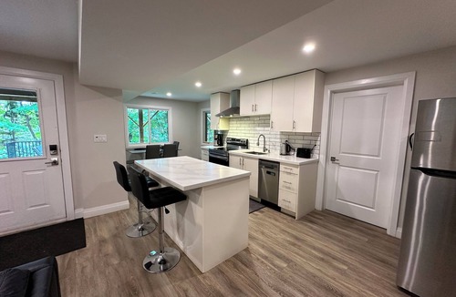 Rosemount House | Pvt bedroom & En-suite bathroom