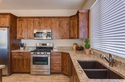 Santa Clara House | PVZ 1| Close to Pools *Private BBQ* EV charger!