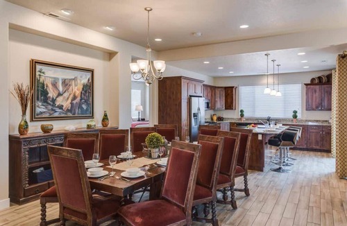 Santa Clara House | PVZ 1| Close to Pools *Private BBQ* EV charger!