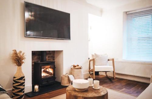 Rogerstone House | Pye Corner Cottage, by Solace Stays