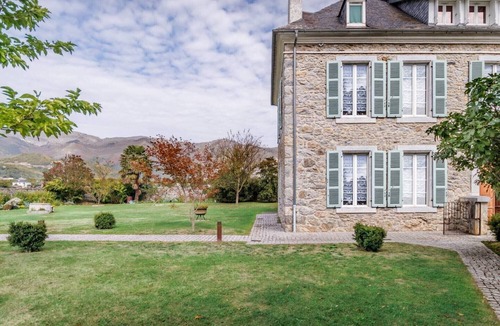 Lau-Balagnas Apartment | Pyrénées Cottage with Mountain View, Private Terrace, and Wi-Fi – Top-Rated Accommodation