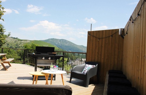 Omex House | Pyrenean barn of charm.