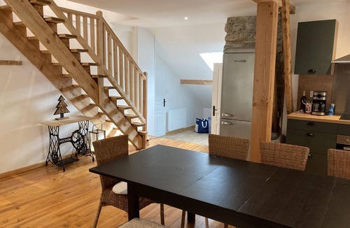 Cathervielle Ski Chalet | Pyrenean stone chalet 10 minutes from the ski slopes, ideal for hiking.