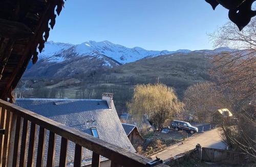 Cathervielle Ski Chalet | Pyrenean stone chalet 10 minutes from the ski slopes, ideal for hiking.
