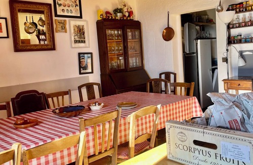 Escala House | 🚴 Pyrenees Gîte | Stunning Views, Heated Pool & Jacuzzi | Perfect for Groups ✨