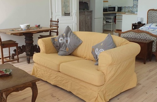 Saint-Gaudens Apartment | Pyrenees View - Brand New For Summer 2023 - Stunning Views & Garden