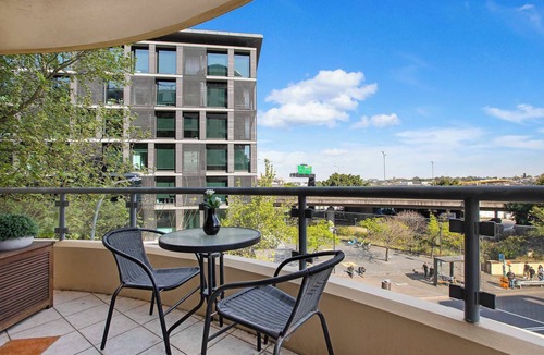 Pyrmont Apartment | Pyrmont Escape - Prime Location, Pool and Parking