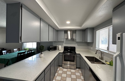 Chinatown Apartment | q cozy two bedroom 2 bathroom