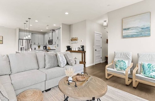 Everett House | Q House in Marysville 4BR, 3.5Bath + AC Amazing Views, Kid & Pet Friendly