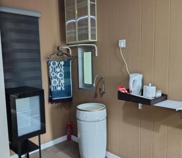 Asam Kumbang Hotel | QALSHARYNA CHALET inn