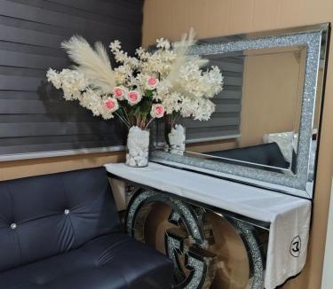 Asam Kumbang Hotel | QALSHARYNA CHALET inn