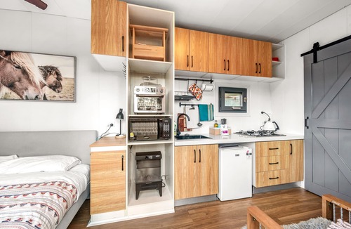 Hartley Other | QB, 1bath Tiny Home With Mountain View - "redbird"