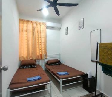 Kampung Jelatang House | Qmal Homestay