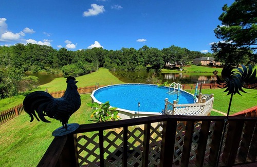 Level Plains House | Quacking Pines is a great clean and spacious place :)