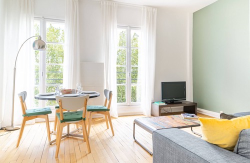 Dobree-Bon Port Apartment | Quai 63 - One Bedroom Apartment, Sleeps 4