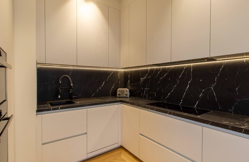 Old Town Apartment | QUAI PROMENADE – New Seafront Balcony Air Conditioning