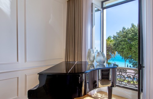 Old Town Apartment | QUAI PROMENADE – New Seafront Balcony Air Conditioning