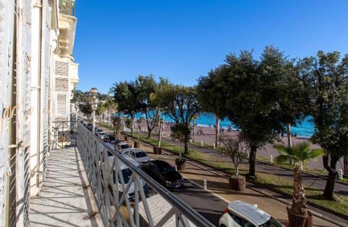 Old Town Apartment | QUAI PROMENADE New Seafront Balcony Air Conditioning