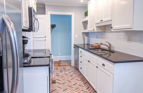 Thomasville House | QUAIL COTTAGE - 2 Bed home 4 blocks from downtown Thomasville