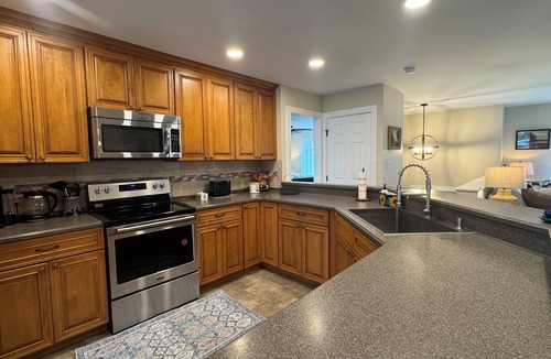 Cooperstown House | Quail Cottage - Recently built, contemporary decor, valley views close to CDP