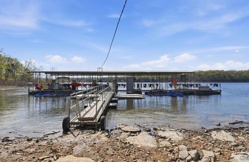 Shell Knob Apartment | Quail Cove 1 - Lakefront Studio Boat Slip