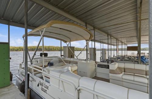 Shell Knob Apartment | Quail Cove 1 - Lakefront Studio Boat Slip