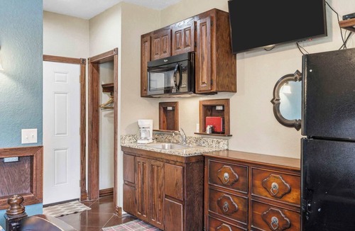 Shell Knob Apartment | Quail Cove 6 - Lakefront Studio Boat Slip