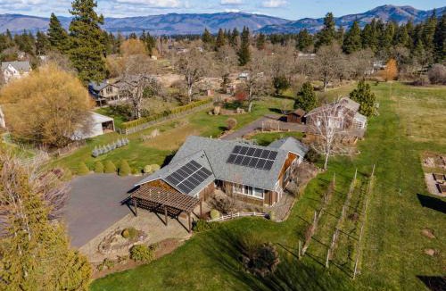 Hood River House | Quail On Sunset