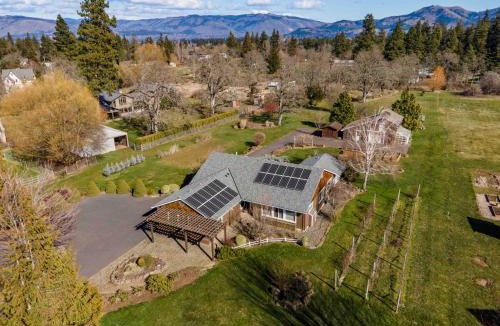 Hood River House | Quail On Sunset