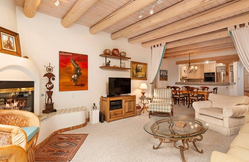 Quail Run Condo | Quail Run 150 | Tennis & Pickleball Courts Views | Kiva Fireplace | Golf Course | Pool & Hot Tub