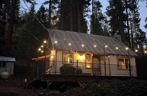 Kyburz Cabin | Quaint 1-bedroom cabin in Kyburz for a cozy getaway