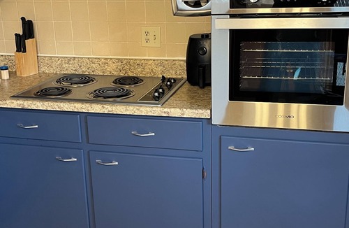 Airport Township House | Quaint 2-bedroom houseless than 10 minutes from The airport