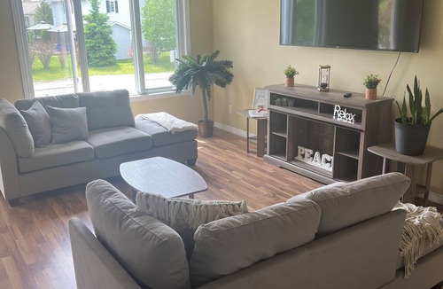 Greenstone Apartment | Quaint 3 bedroom apartment with full bathroom, full kitchen and in-unit laundry