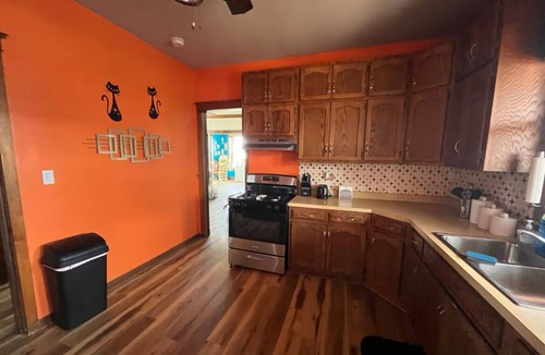 Beecher Apartment | Quaint 3-bedroom apt. with AC in charming Beecher