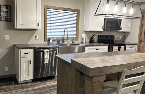Leesville House | Quaint 3-bedroom house near Anacoco Lake